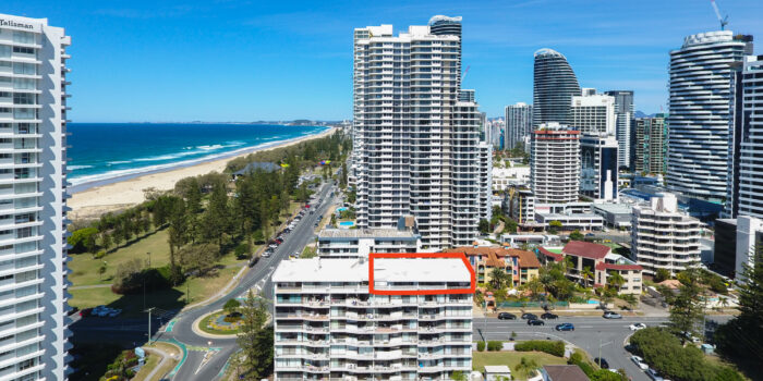 30 5 Queensland Avenue Broadbeach SOLD