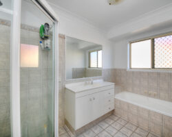 10 Sparrow Place Burleigh waters SOLD $1225000