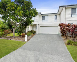 1/2 Beacon Crt Elanora #rentme