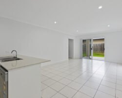 1/2 Beacon Crt Elanora #rentme