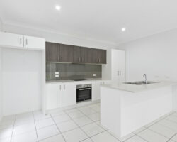 1/2 Beacon Crt Elanora #rentme